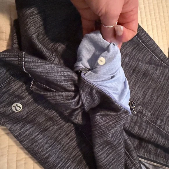 lululemon athletica Heathered Charcoal and Black Full-Zip Bomber Jacket - Picture 4 of 7